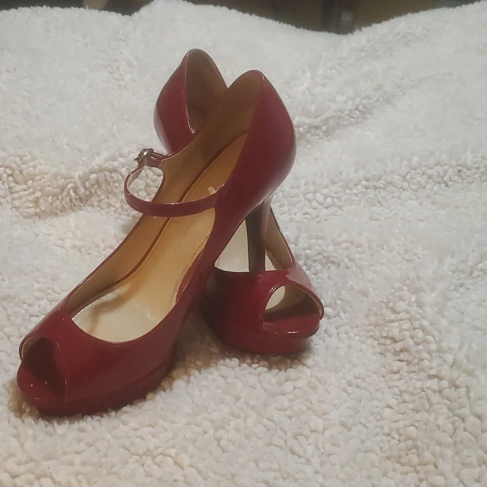 Shoes - Picture 4 of 4